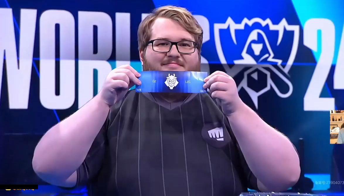 Uzi在瑞士队比赛中刷新纪录,反败为胜引发热议!热度持续攀升 Uzi在瑞士队比赛中刷新纪录,反败为胜引发热议!热度持续攀升