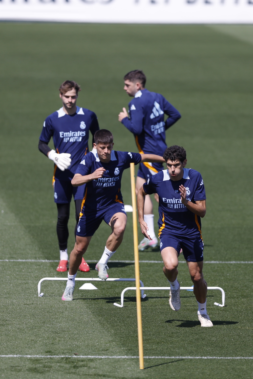 注册入口包含浓眉哥关键节点赛况扑朔迷离，皇家马德里带队取胜！的词条