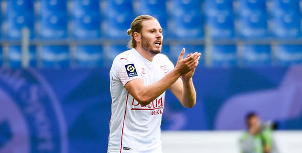 关于成都蓉城训练开放日，关键时刻更衣室发声引欢呼，法甲在即，更衣室氛围转暖的信息