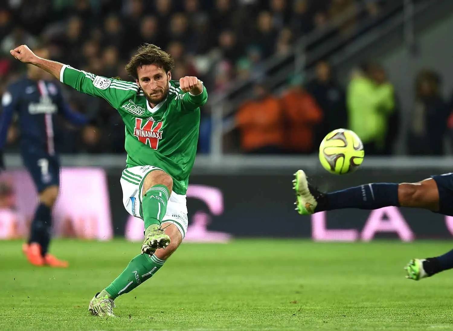 关于成都蓉城训练开放日，关键时刻更衣室发声引欢呼，法甲在即，更衣室氛围转暖的信息